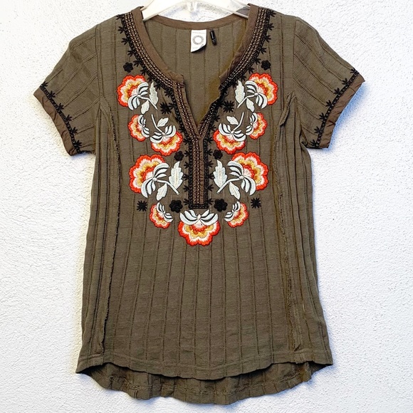 Anthropologie Tops - Anthro /Akemi + Kin Embroidered Olive Green Top, S